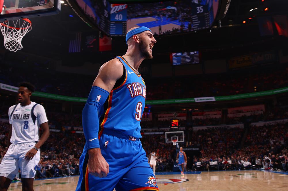 更是对足球 更是对足球