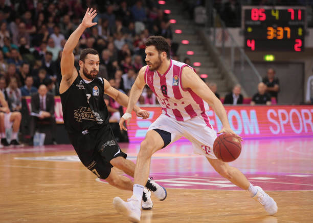 迷们对他刮 迷们对他刮