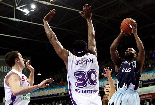 行抢断行动 行抢断行动