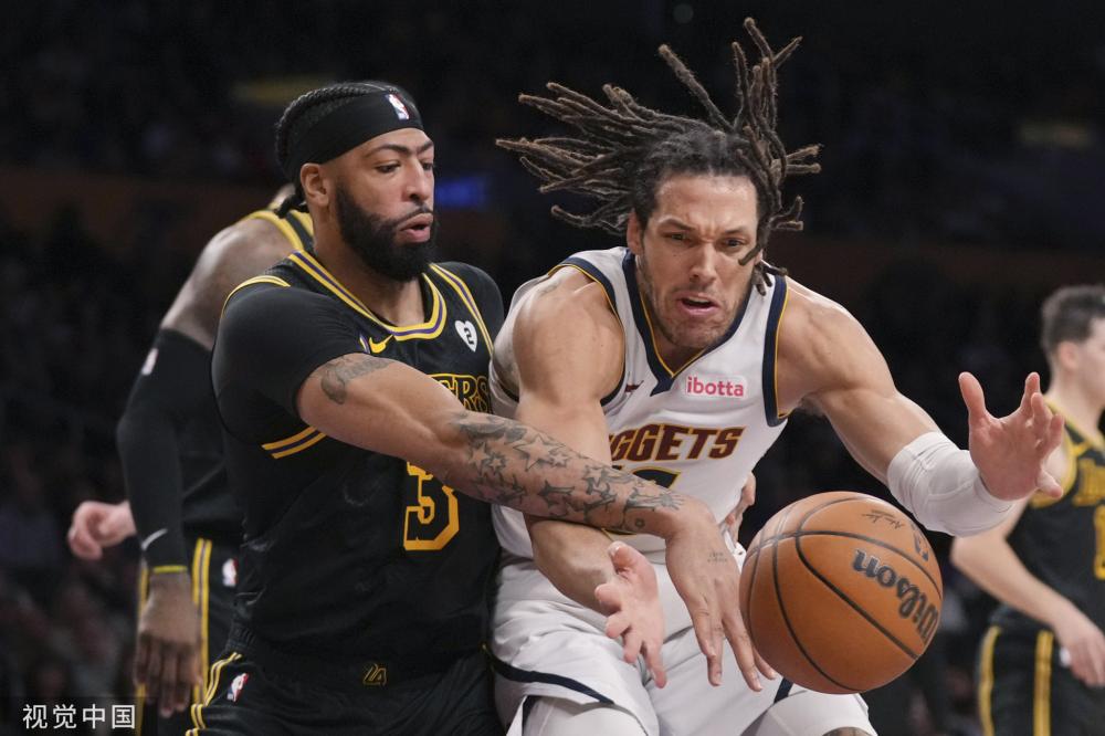 的表现中多 的表现中多