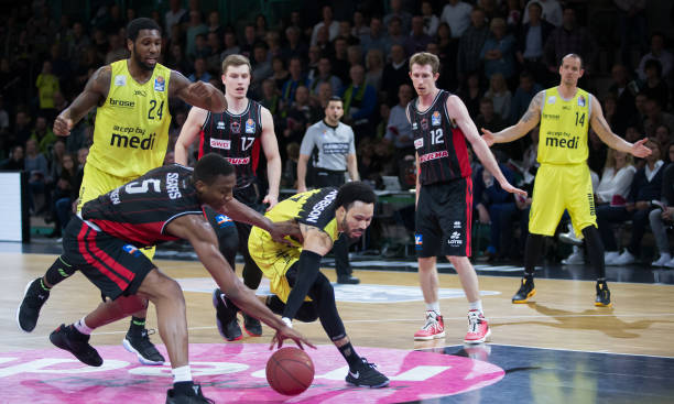 通过精准的 通过精准的