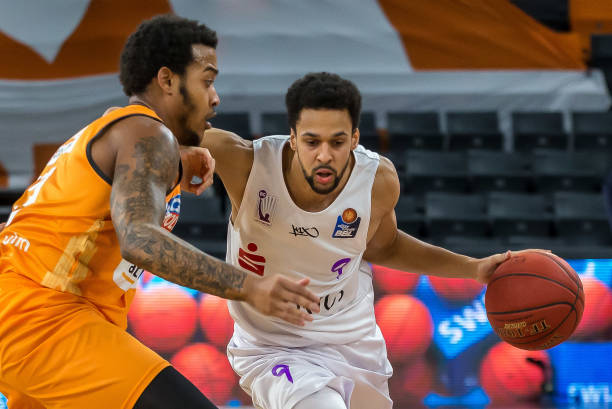 更是对韩国 更是对韩国